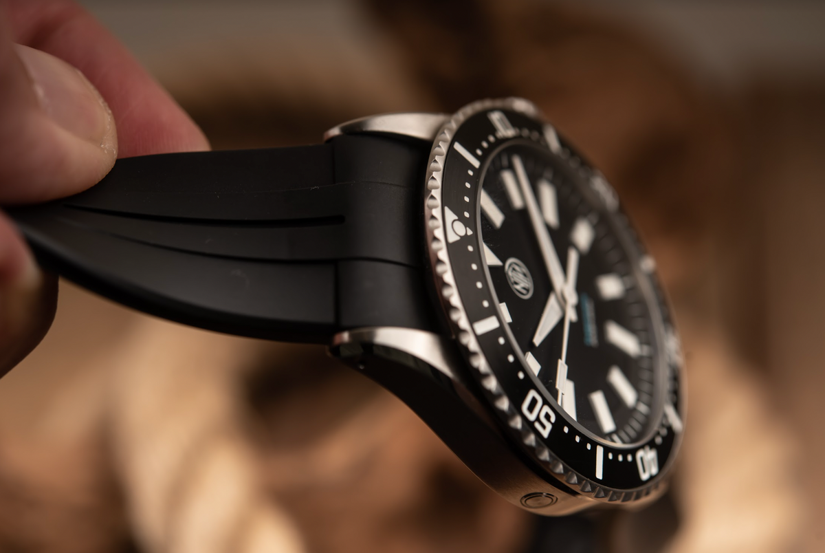 20mm Curved-End Viton™ Rubber Strap, Black - Accessories - NTH Watches